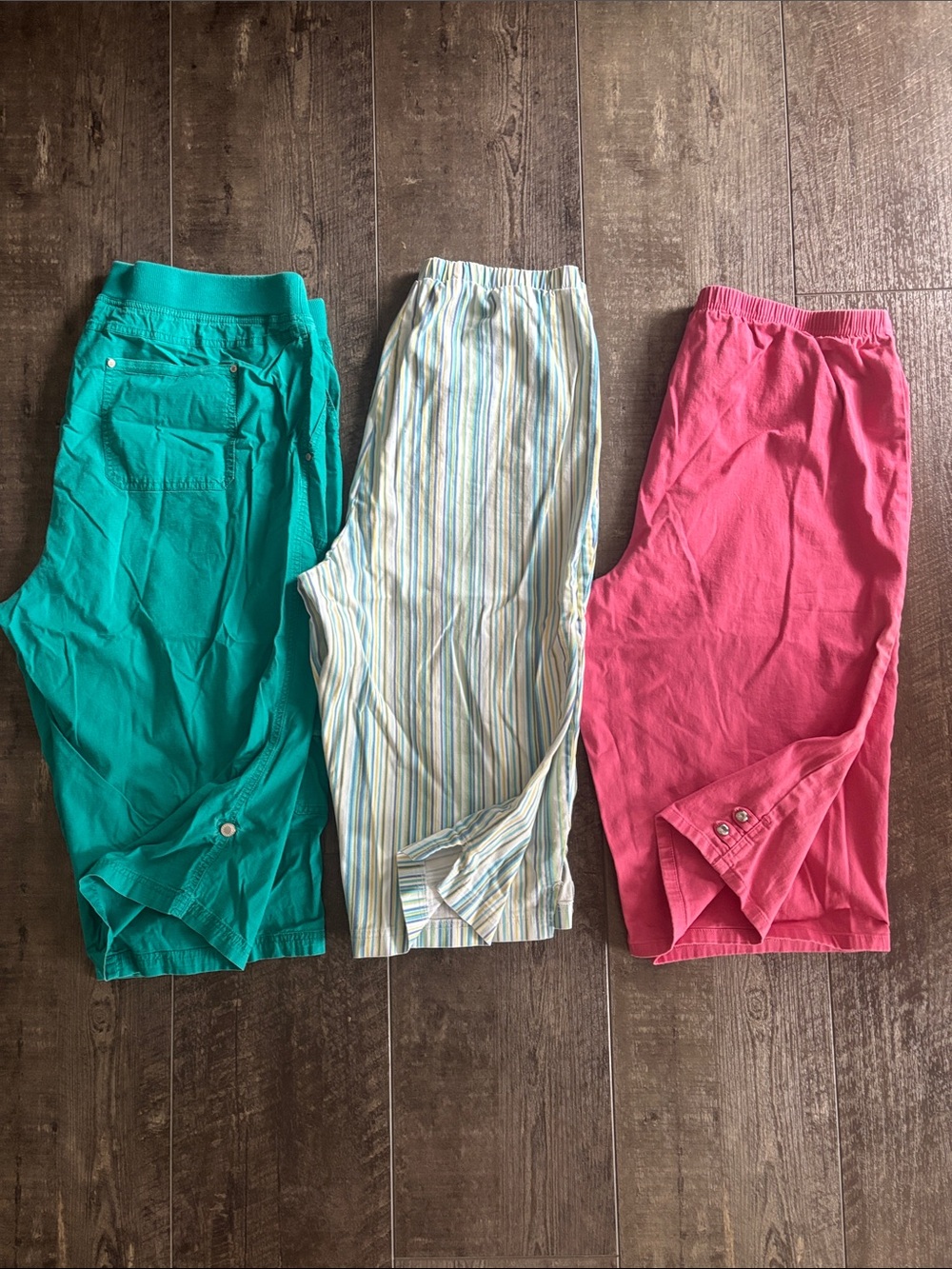 Capri pants women’s size 18W + FREE PAIR